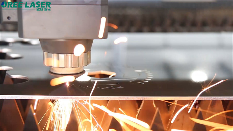 How thick a metal laser cutting machine can cut？